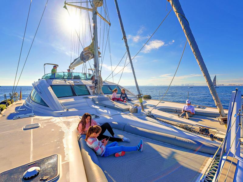 Book yachts online - catamaran - Privilege 615 - Maitia - rent