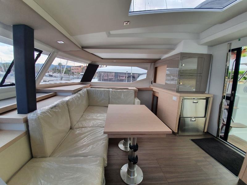Book yachts online - catamaran - Astréa 42 - Muttley - rent