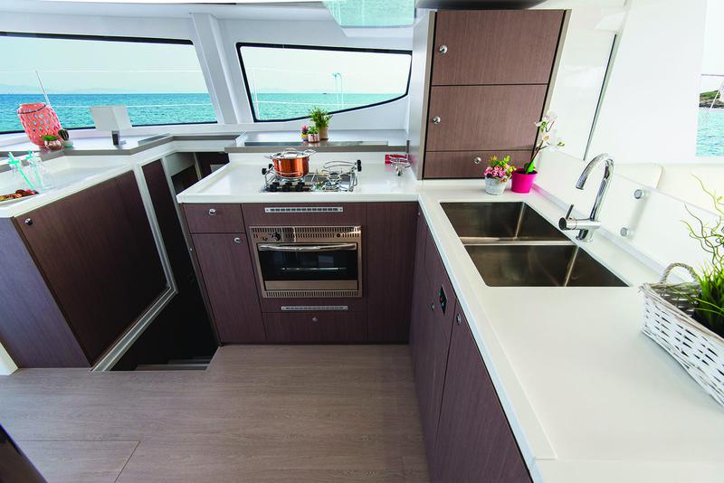 Book yachts online - catamaran - Bali 4.8 - Ediba Taurus - rent