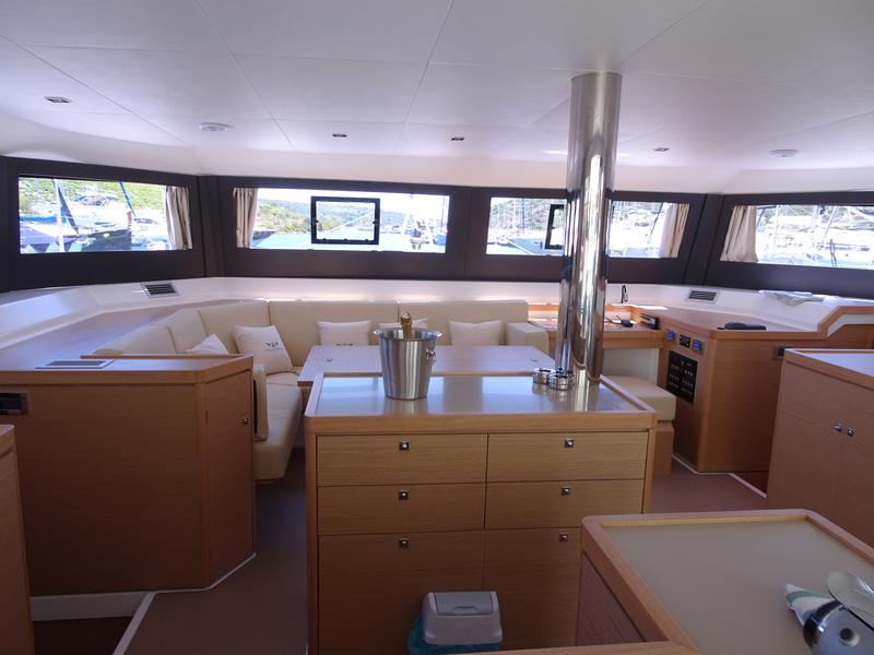 Book yachts online - catamaran - Dufour Catamaran 48 - Nadya - rent