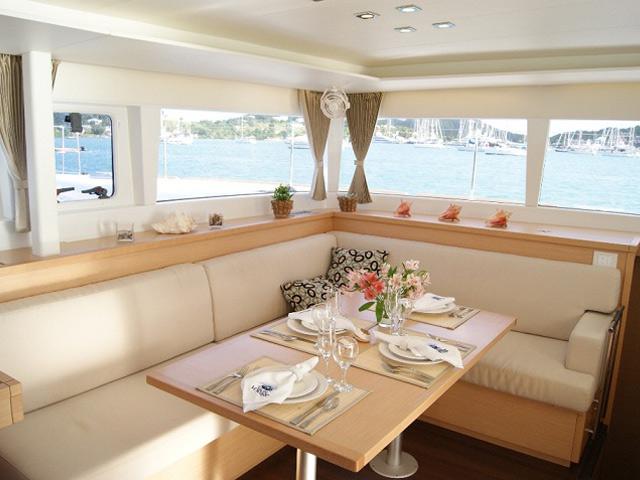 Book yachts online - catamaran - Lagoon 450 - Alana - rent