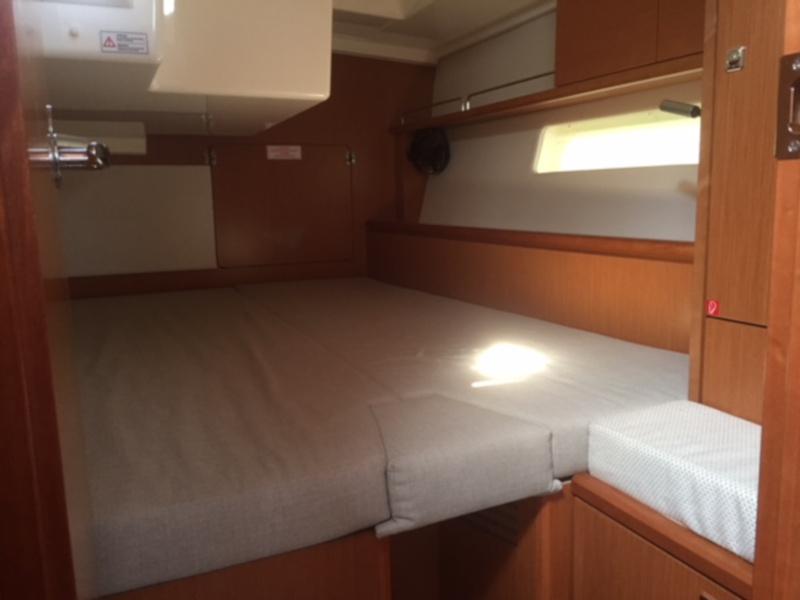 Book yachts online - sailboat - Bavaria C45 - Alnair - rent