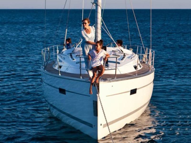 Book yachts online - sailboat - Bavaria 40 - Honey S - rent