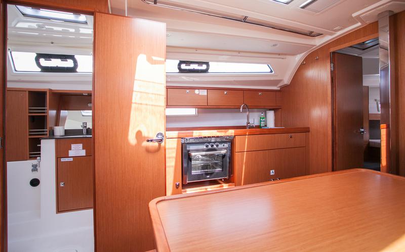 Book yachts online - sailboat - Bavaria Cruiser 41 - Dolce vita - rent