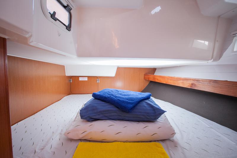 Book yachts online - sailboat - Bavaria Cruiser 41 - Dolce vita - rent