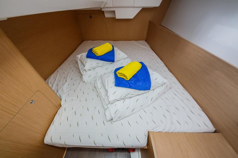 Book yachts online - sailboat - Oceanis 38.1 - Obsession - rent
