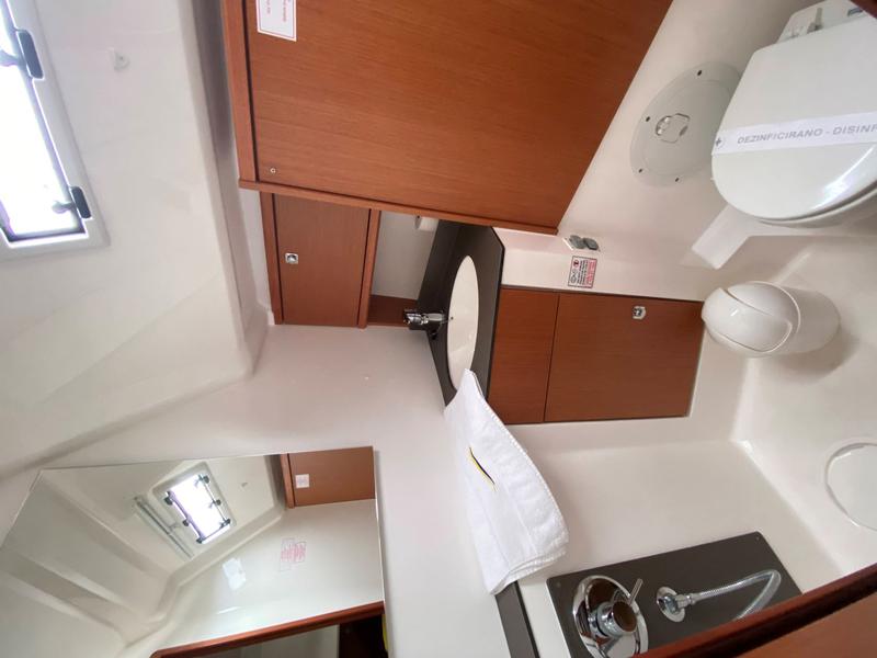 Book yachts online - sailboat - Bavaria Cruiser 46 - Tess Point - rent