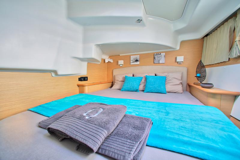 Book yachts online - catamaran - Lagoon 440 - UNIQUE - rent