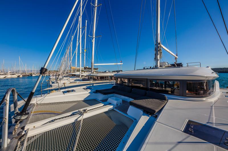 Book yachts online - catamaran - Lagoon 50 Fly - SUMMER STAR  - rent