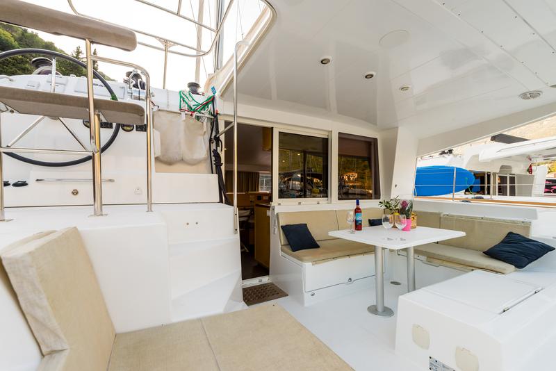 Book yachts online - catamaran - Lagoon 400 S2 - SUMMERTIME  - rent
