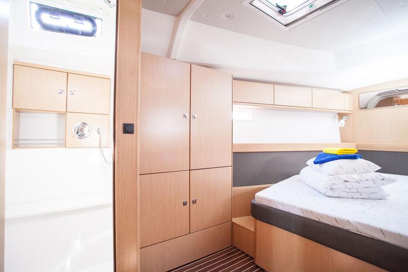 Book yachts online - sailboat - Bavaria Cruiser 46 OW. - 'njoy - rent