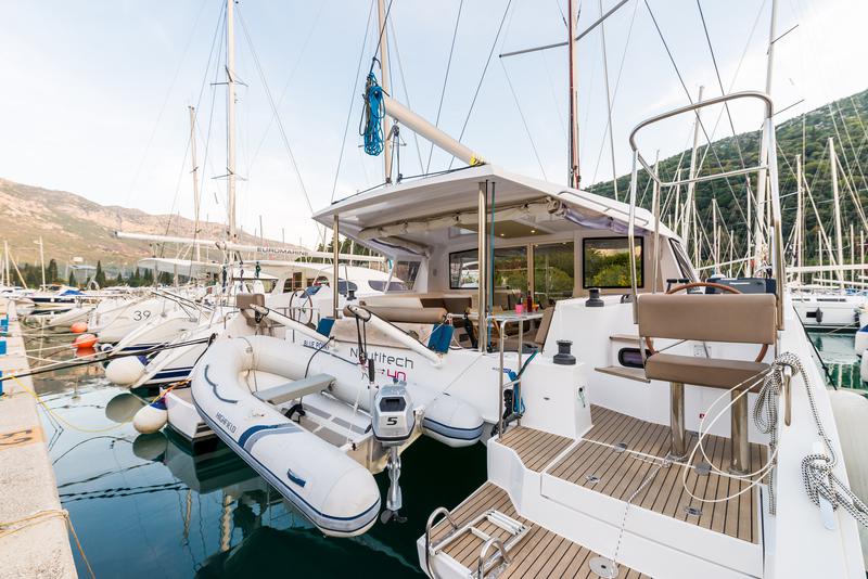 Book yachts online - catamaran - Nautitech Open 40 - BLUE POINT - rent