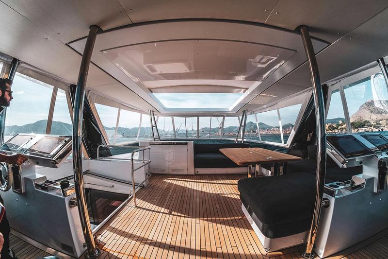 Book yachts online - powercatamaran - Lagoon Power 630 - DRAGO - rent