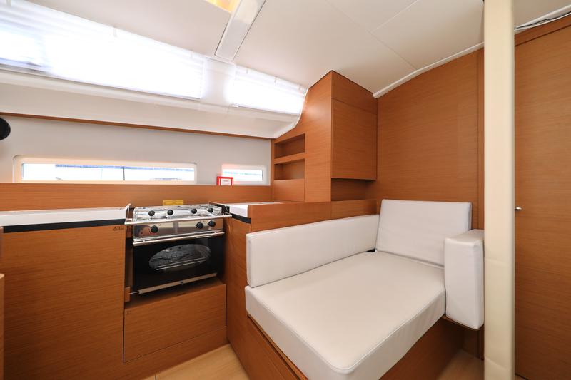 Book yachts online - sailboat - Sun Odyssey 410 - Vague - rent