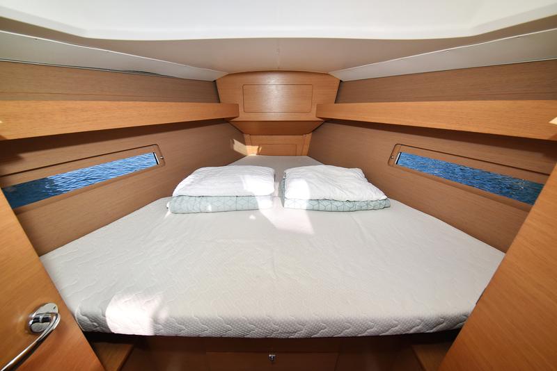 Book yachts online - sailboat - Dufour 382 - Wanderlust - rent
