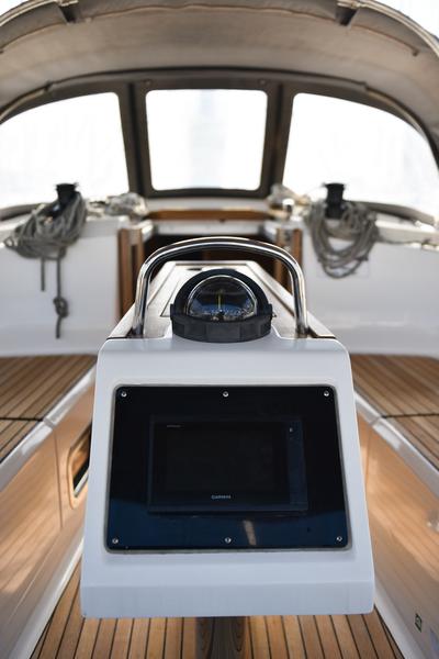 Book yachts online - sailboat - Bavaria 37 - Viviana - rent