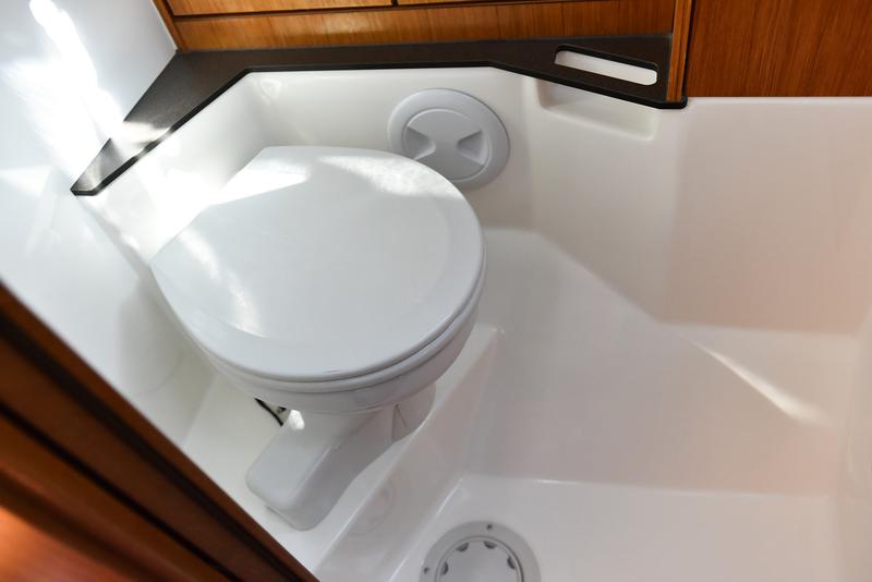 Book yachts online - sailboat - Bavaria 37 - Viviana - rent