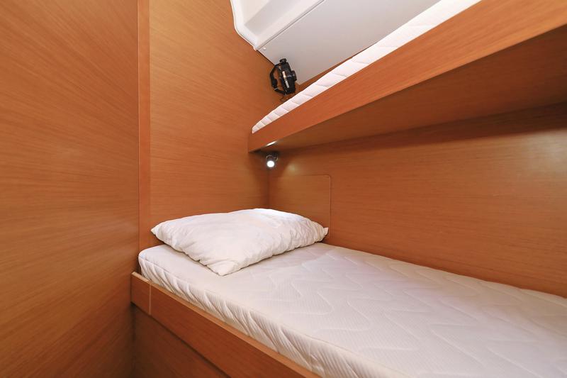 Book yachts online - sailboat - Sun Odyssey 449 - Canne Bleue - rent