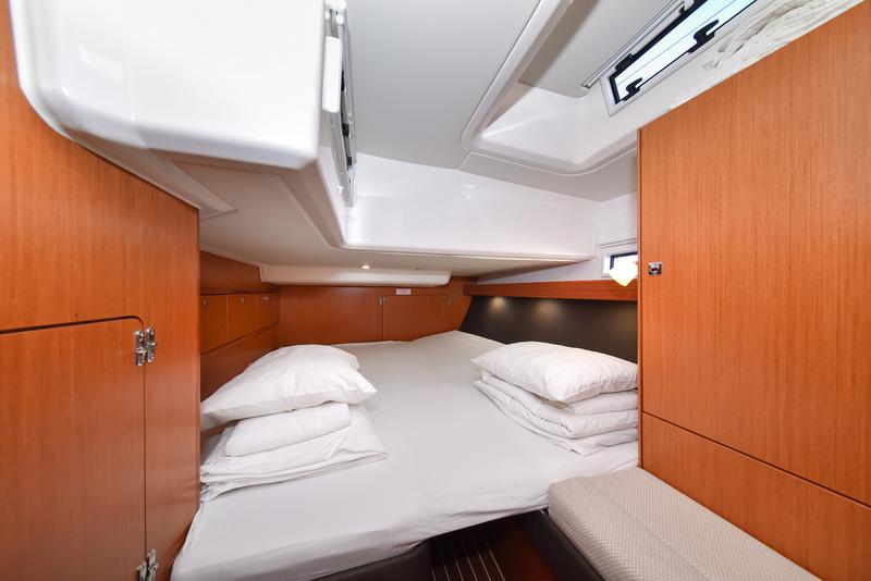 Book yachts online - sailboat - Bavaria Cruiser 56 - FAT BOY - rent