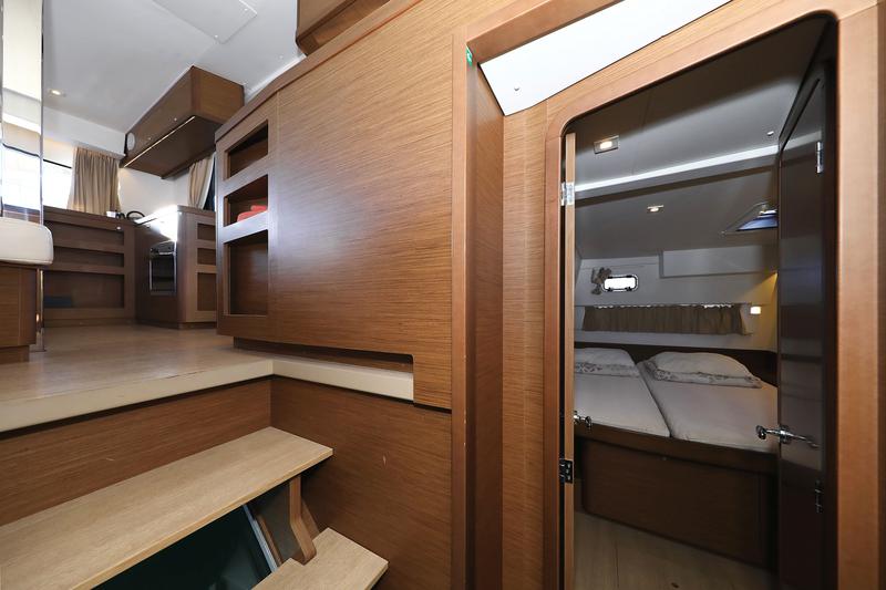 Book yachts online - catamaran - Lagoon 42 - Fleur de Sel - rent