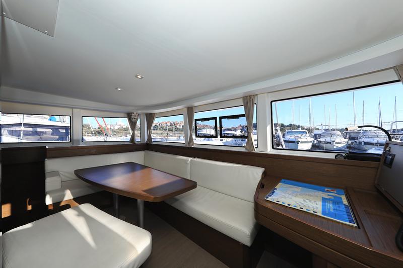 Book yachts online - catamaran - Lagoon 42 - Fleur de Sel - rent