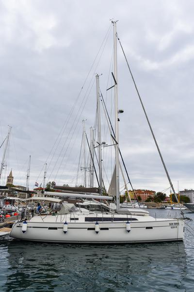 Book yachts online - sailboat - Bavaria Cruiser 46 - SIX BAG - rent