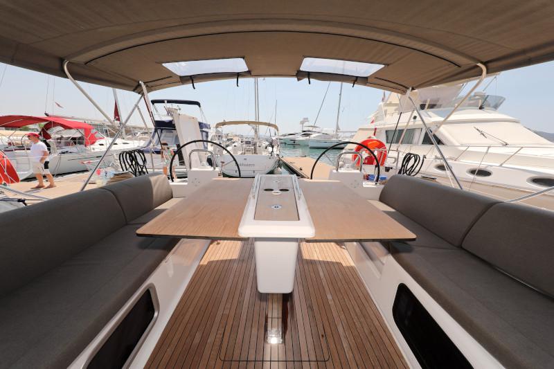 Book yachts online - sailboat - Dufour 460 - ELTHEOLE II - rent