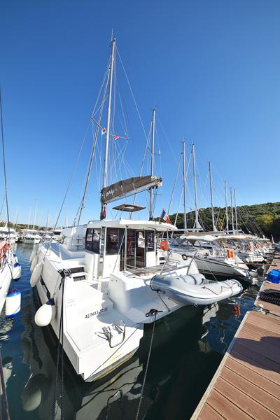 Book yachts online - catamaran - Bali 4.1 - Alinator III - rent