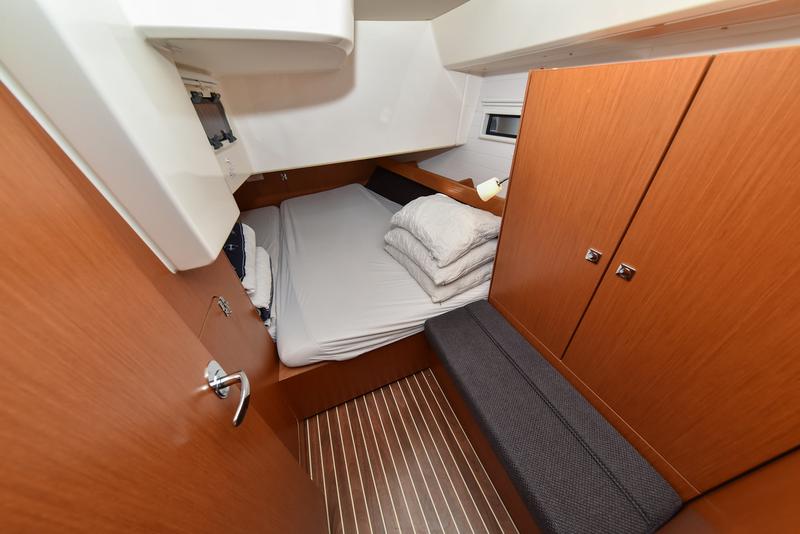 Book yachts online - sailboat - Bavaria Cruiser 41 - CHILL BILL - rent