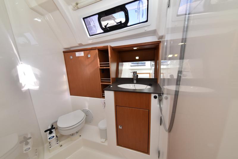 Book yachts online - sailboat - Bavaria Cruiser 41 - CHILL BILL - rent