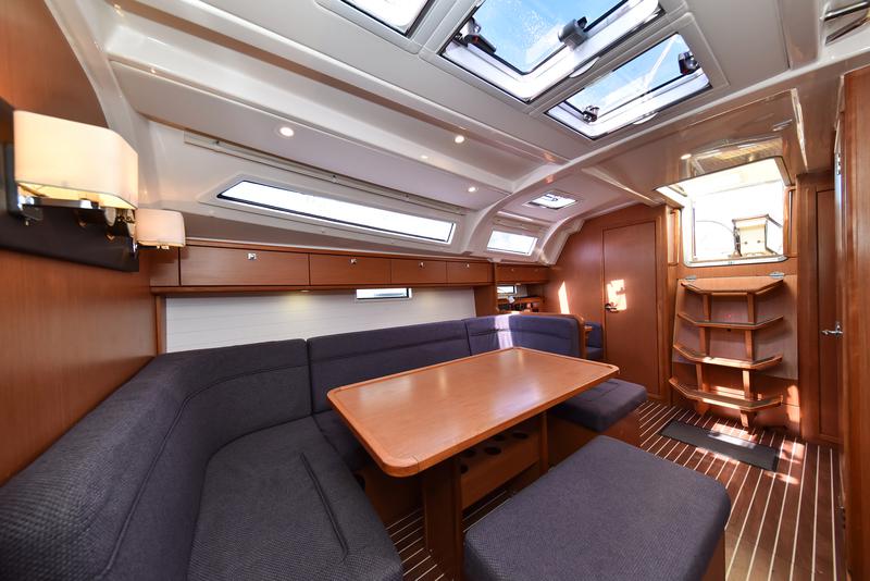 Book yachts online - sailboat - Bavaria Cruiser 41 - CHILL BILL - rent