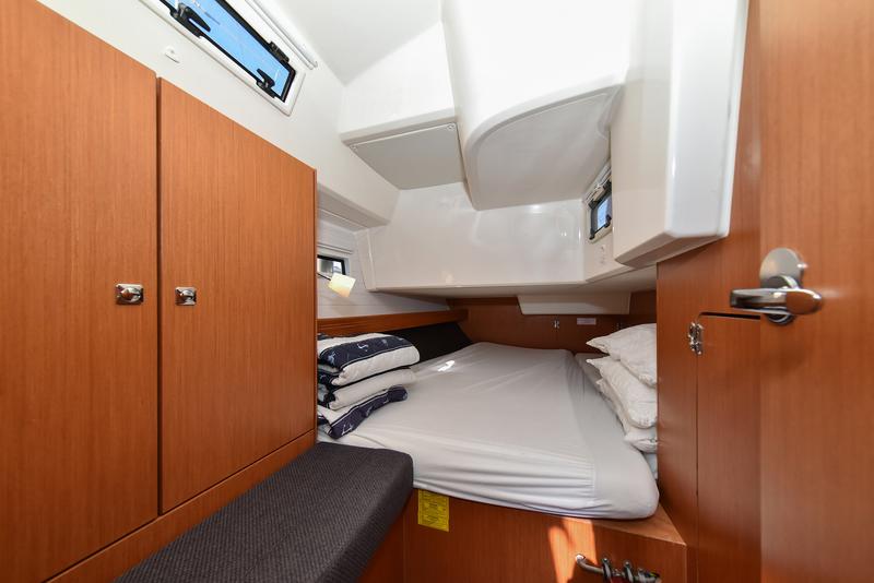 Book yachts online - sailboat - Bavaria Cruiser 41 - CHILL BILL - rent