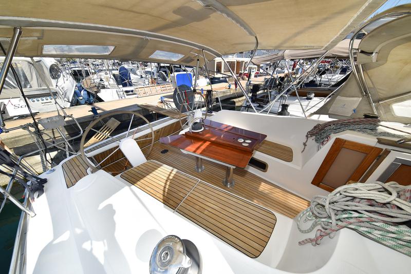 Book yachts online - sailboat - Bavaria Cruiser 41 - CHILL BILL - rent
