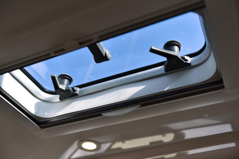 Book yachts online - sailboat - Bavaria Cruiser 41 - CHILL BILL - rent
