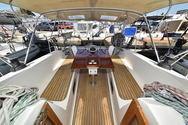 Book yachts online - sailboat - Bavaria Cruiser 41 - CHILL BILL - rent