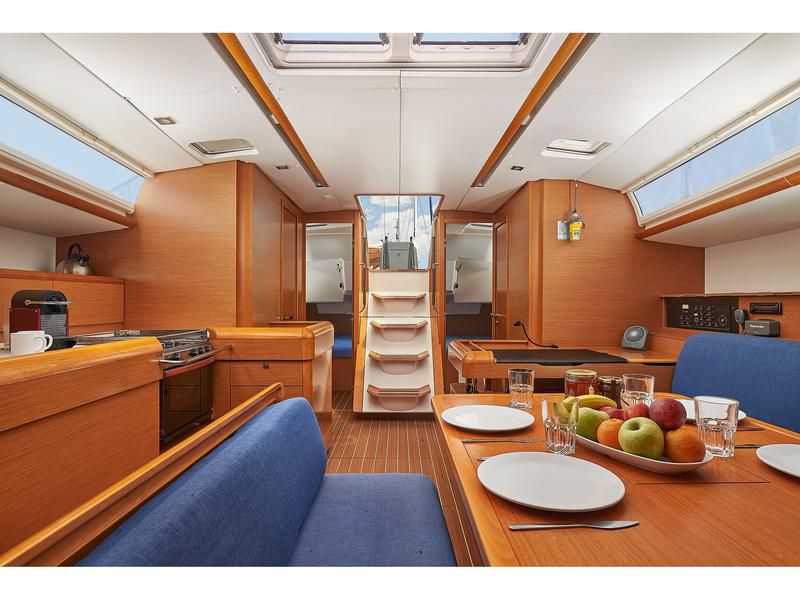 Book yachts online - sailboat - Sun Odyssey 509 - I.Q. - rent