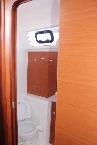 Book yachts online - sailboat - Dufour 382 GL - Morning Star - rent