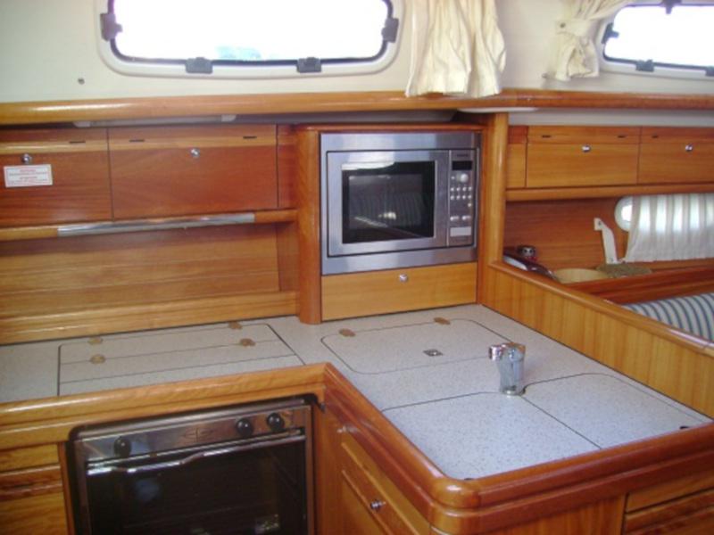 Book yachts online - sailboat - Bavaria 38 Cruiser - BOEM - rent