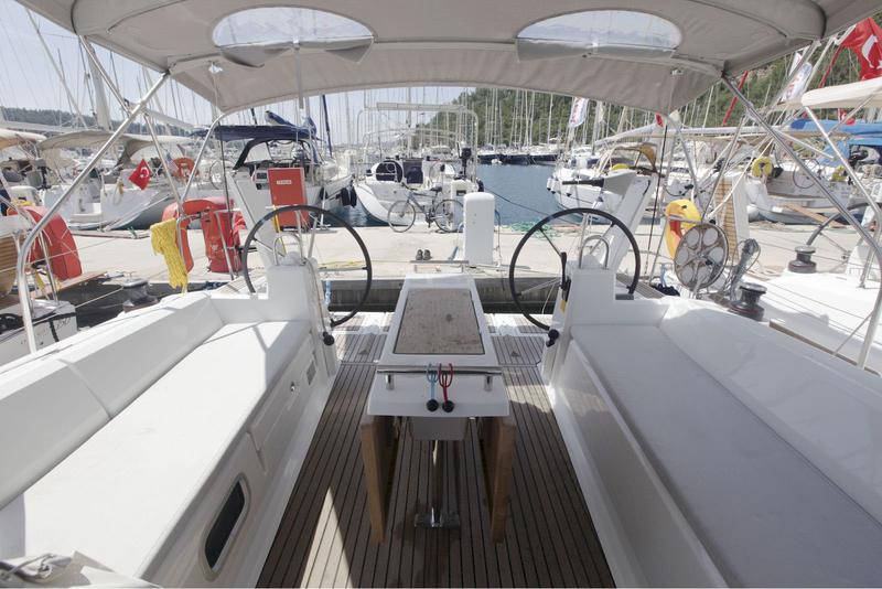 Book yachts online - sailboat - Oceanis 38.1 - Missy - rent