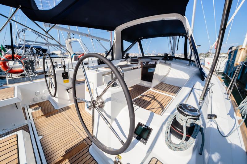 Book yachts online - sailboat - Oceanis 35.1 - Altamarea - Standard line - rent