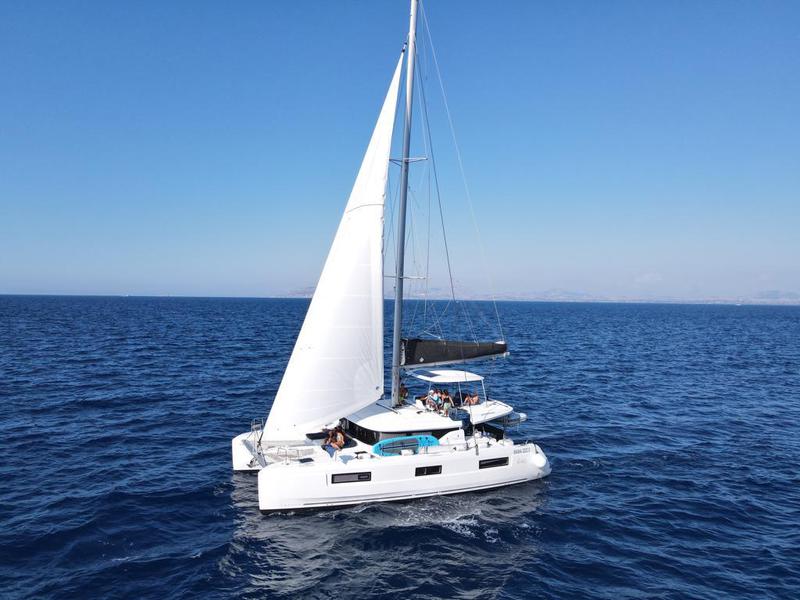 Book yachts online - catamaran - Lagoon 46* - MareAmare - Premium line - rent