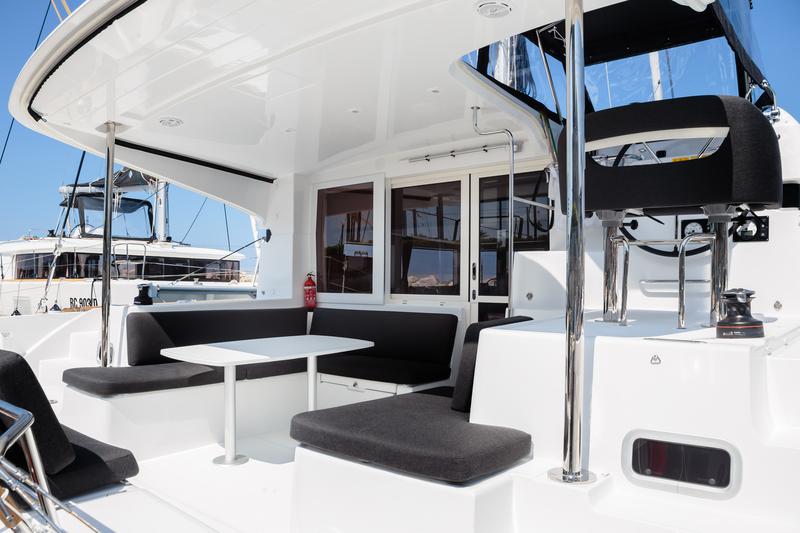 Book yachts online - catamaran - Lagoon 40 - Nereo - Standard line - rent