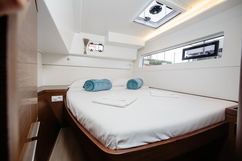 Book yachts online - catamaran - Lagoon 40 - Nereo - Standard line - rent