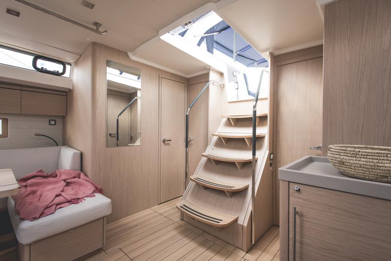 Book yachts online - sailboat - Oceanis 51.1 - Hybris - Premium line - rent