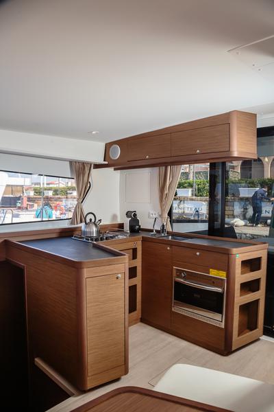 Book yachts online - catamaran - Lagoon 42 - Boreas - Comfort line - rent