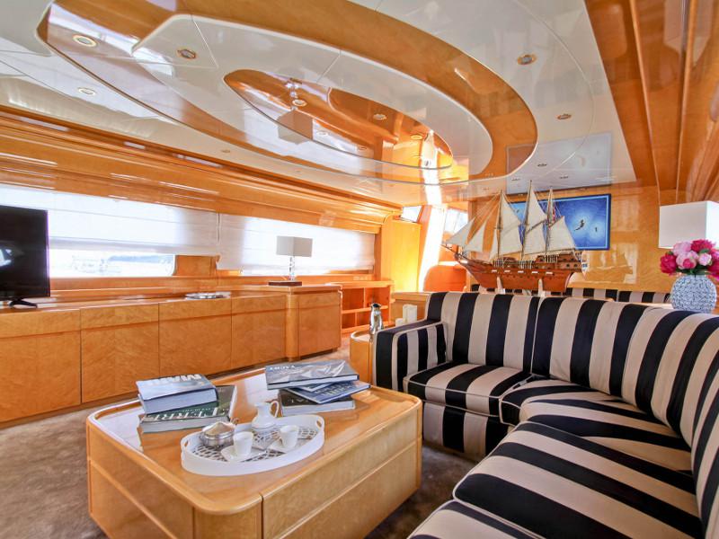 Book yachts online - motorboat - Rizzardi Posillipo Technema 80 - Prime - rent