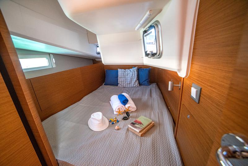 Book yachts online - sailboat - Sun Odyssey 410 - Marianna - rent