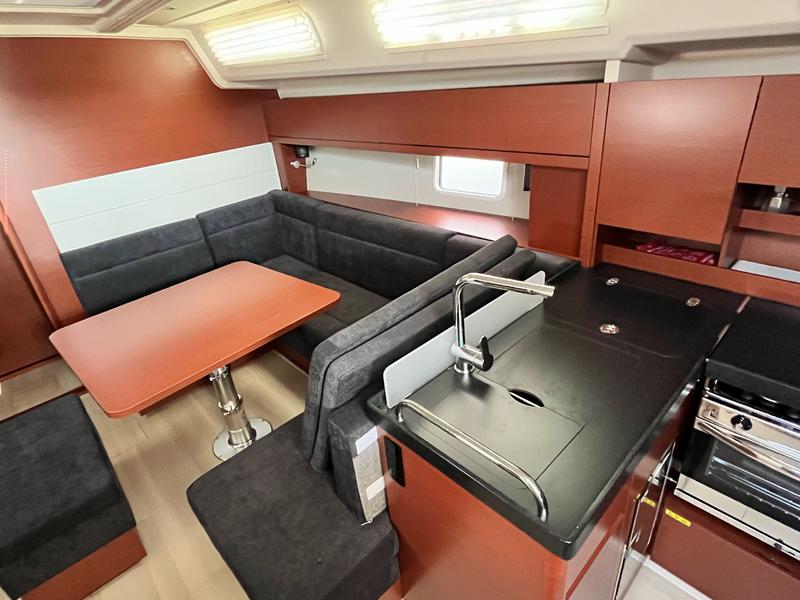 Book yachts online - sailboat - Hanse 458 - Avra - rent