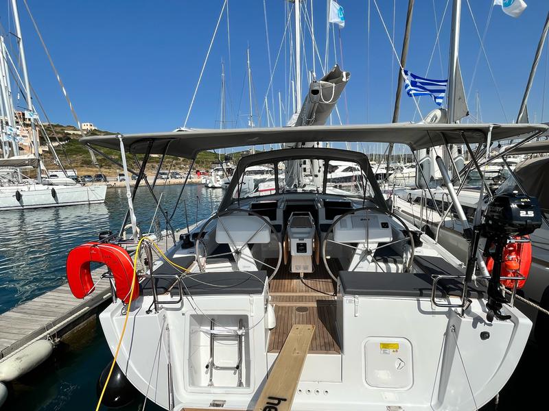 Book yachts online - sailboat - Hanse 458 - Avra - rent