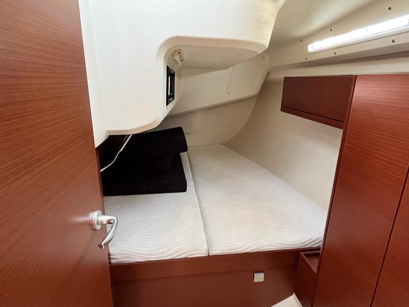 Book yachts online - sailboat - Hanse 418 - Dolce Vita - rent